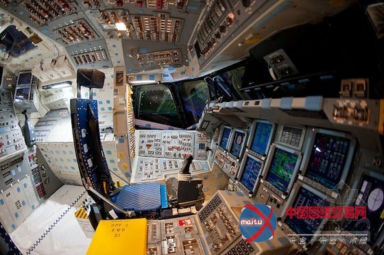 高科技设备揭秘 美国航天飞机驾驶舱复杂室内大曝光