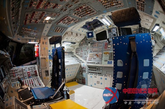 高科技设备揭秘 美国航天飞机驾驶舱复杂室内大曝光