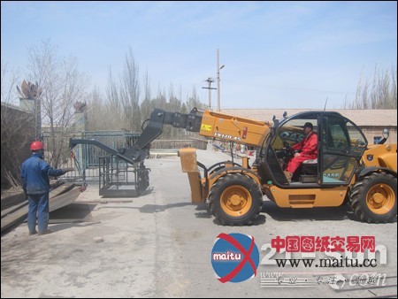 凯斯伸缩臂式多功能车落户我国甘肃玉门油田