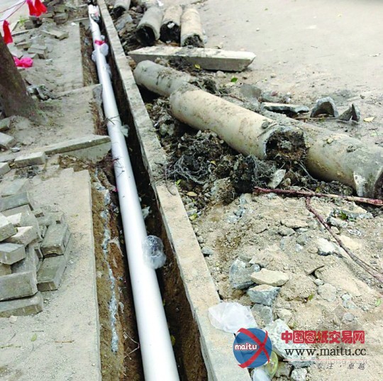 网友质疑排水管网改造,为何将大管换成了小管?