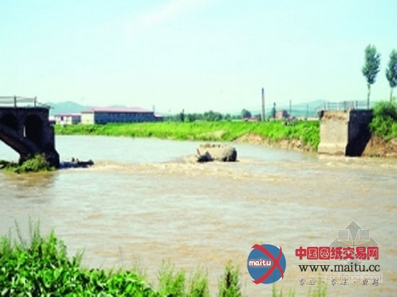 黑龙江蚂蚁河大桥坍塌 两车坠河