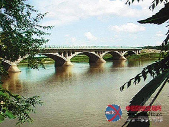 黑龙江蚂蚁河大桥坍塌 两车坠河