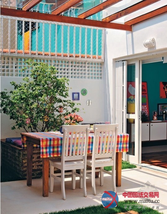 巴西色彩艳丽的住宅装修 将色彩进行到底