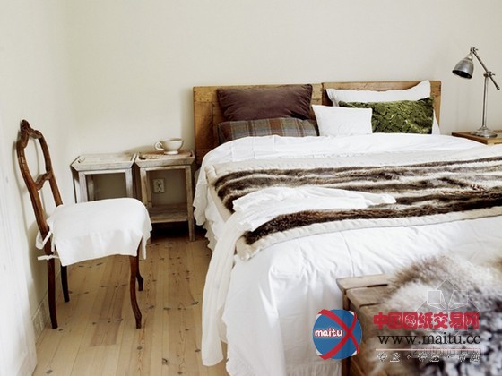 波兰自然乡村风格的湖边小屋