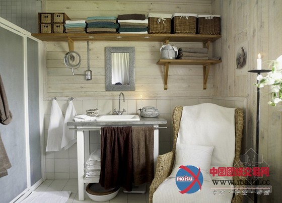 波兰自然乡村风格的湖边小屋