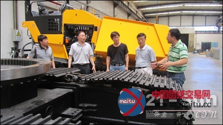 李韵涛书记莅临北京天顺长城液压调研指导