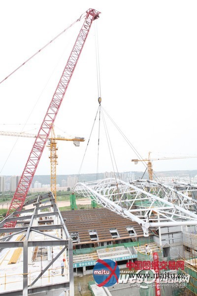 游泳馆钢结构主梁封顶 宝鸡施工技术创历史
