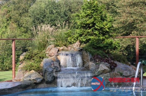 庭院内独特的瀑布景观设计