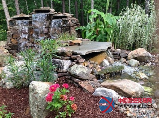 庭院内独特的瀑布景观设计