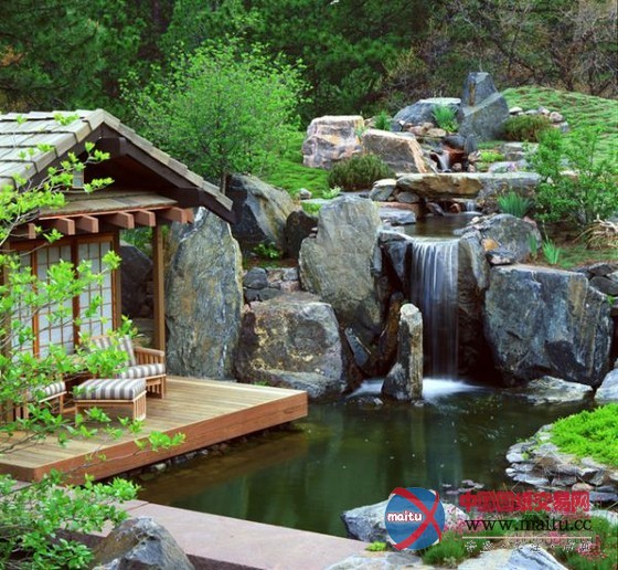 庭院内独特的瀑布景观设计