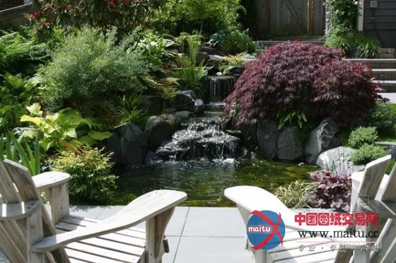 庭院内独特的瀑布景观设计