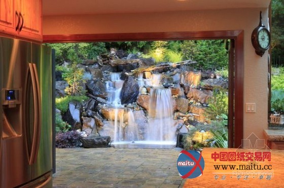 庭院内独特的瀑布景观设计