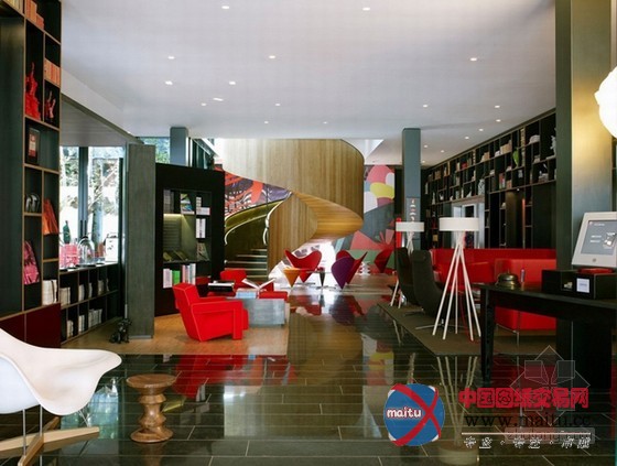 “盒子组装”的伦敦连锁酒店设计