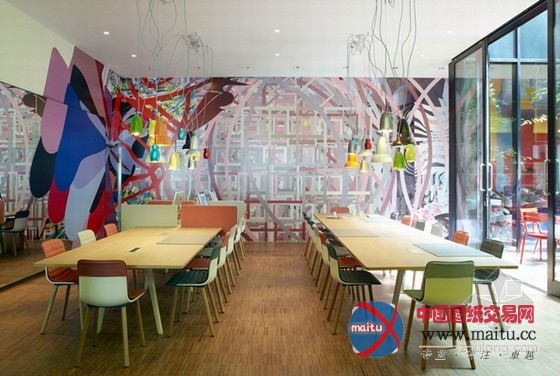 “盒子组装”的伦敦连锁酒店设计