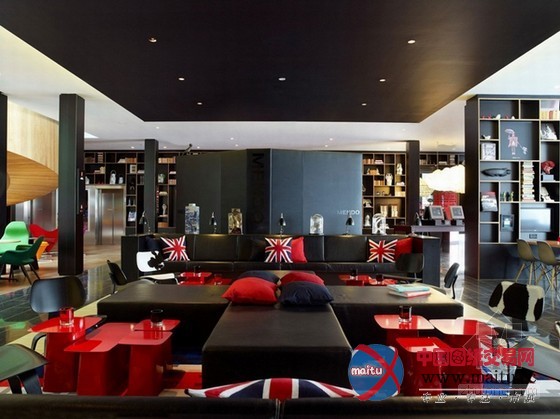 “盒子组装”的伦敦连锁酒店设计