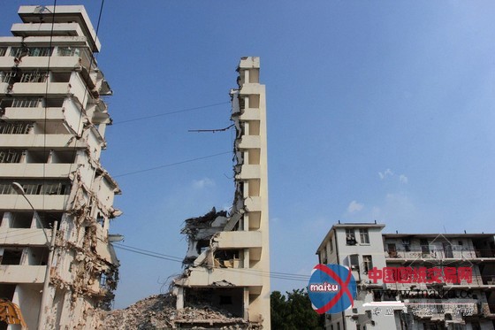 武汉拆房后成“楼片片”居民心慌慌