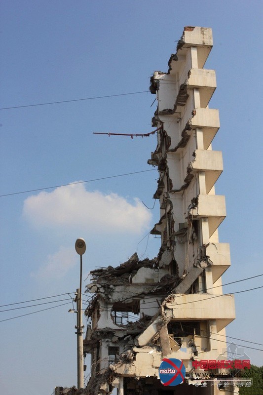 武汉拆房后成“楼片片”居民心慌慌