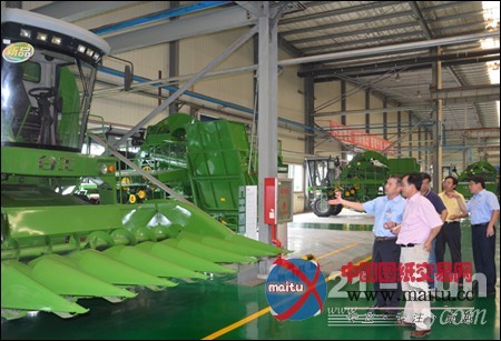 “国情调研”采访团一行17人到访奇瑞重工