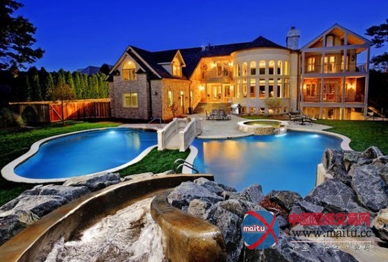 自由形态泳池的景观设计