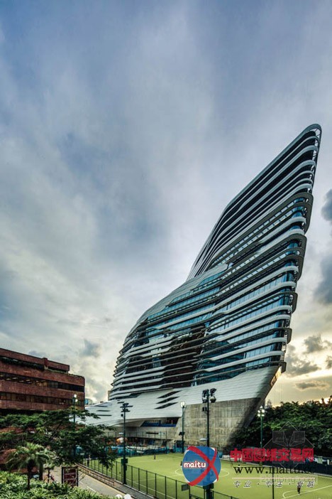 扎哈•哈迪德设计的香港理工大学的创新大厦