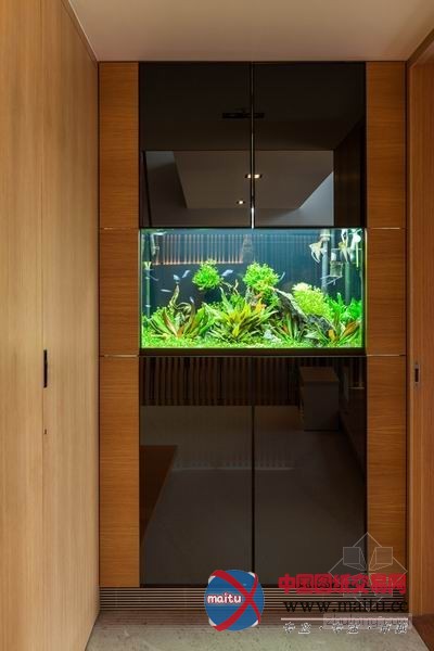 台湾木质色调的现代别墅装修