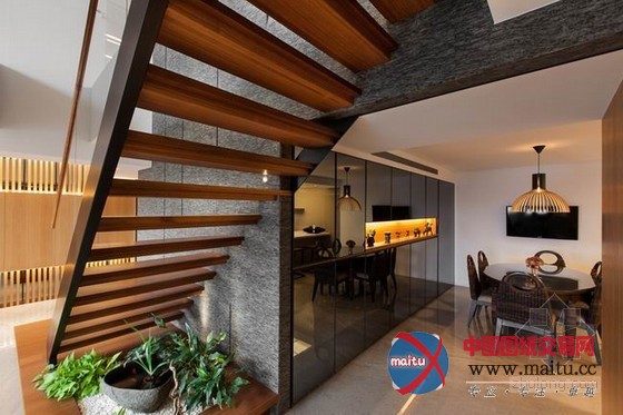 台湾木质色调的现代别墅装修