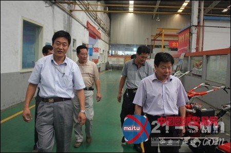 临沂市农机局局长崔照通到常林农装调研