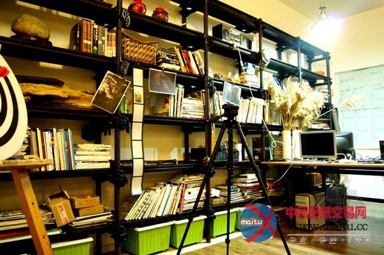 北京郊外工作室装修设计 物质的质感传达自然张力