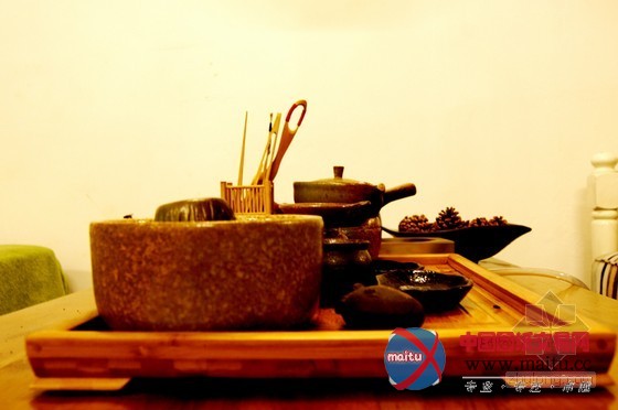 北京郊外工作室装修设计 物质的质感传达自然张力