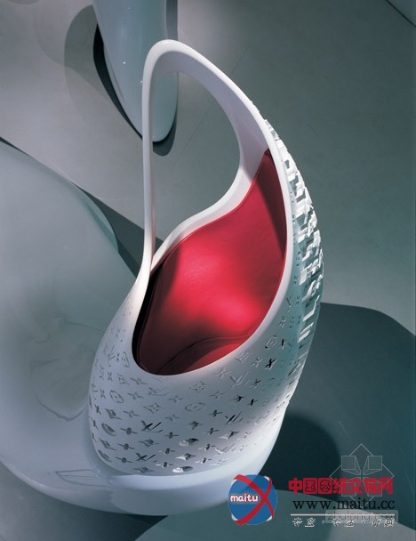 关于扎哈•哈迪德的新书 扎哈是如何胜利的