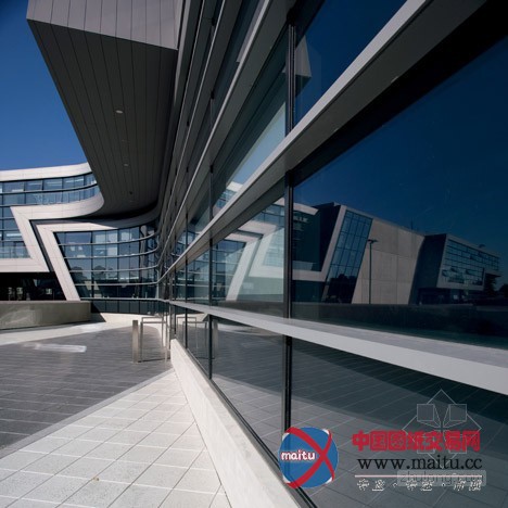 关于扎哈•哈迪德的新书 扎哈是如何胜利的