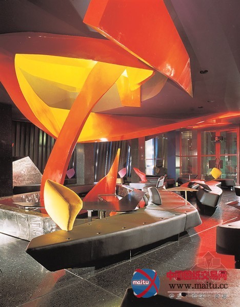 关于扎哈•哈迪德的新书 扎哈是如何胜利的