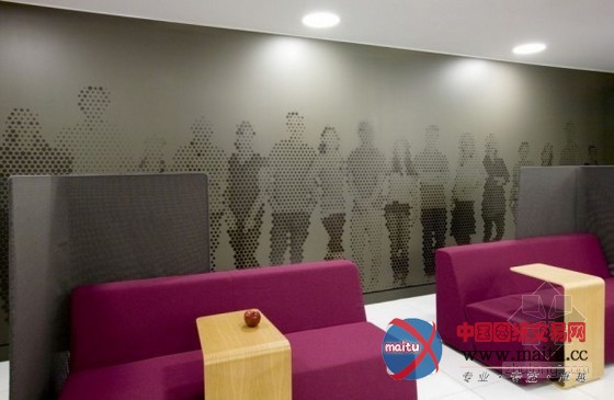 充满活力的Astral Media公司新的办公室设计