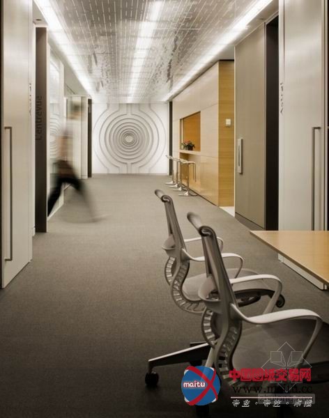 充满活力的Astral Media公司新的办公室设计