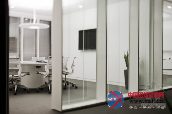 充满活力的Astral Media公司新的办公室设计