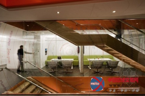 充满活力的Astral Media公司新的办公室设计