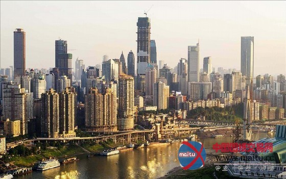 重庆造价20亿最高楼主体完工 共78层高339米