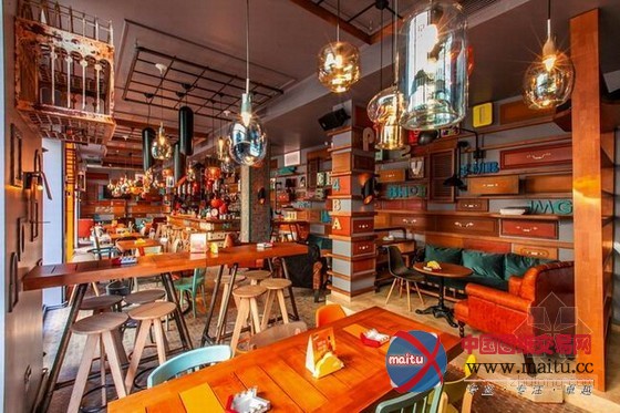 室内配饰丰富的Entourage餐厅室内设计