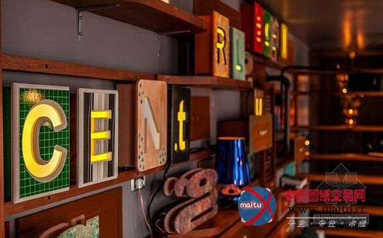 室内配饰丰富的Entourage餐厅室内设计