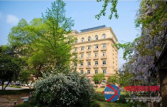 高校装空调 经费紧张不应成借口