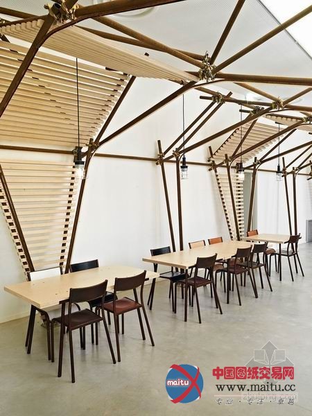 独特装饰 神秘的法国24Lines咖啡厅装修设计