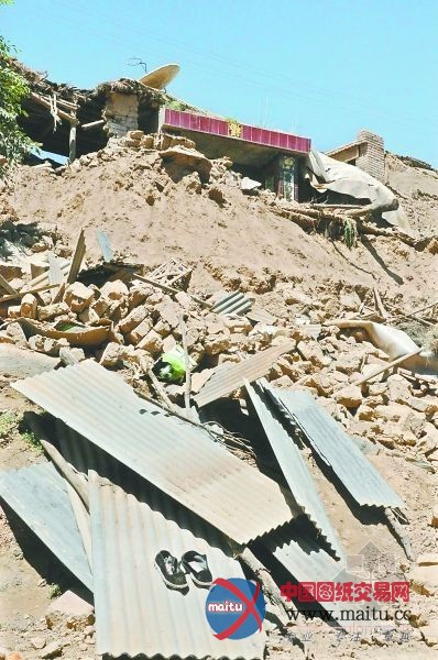 甘肃定西地震89人遇难 土坯房结构或是成因之一