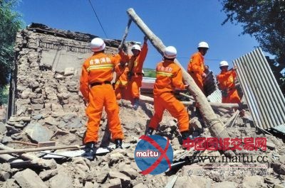 甘肃定西地震89人遇难 土坯房结构或是成因之一
