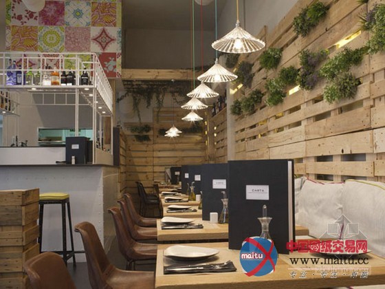 马德里QUBE餐厅设计 木质装饰自然清新
