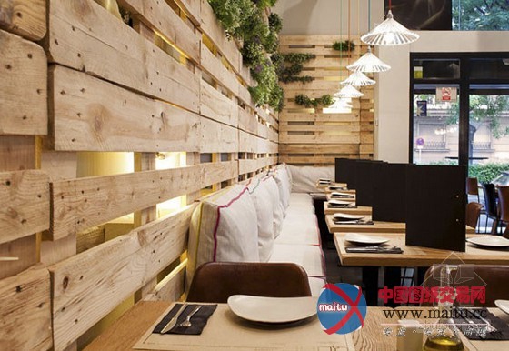 马德里QUBE餐厅设计 木质装饰自然清新