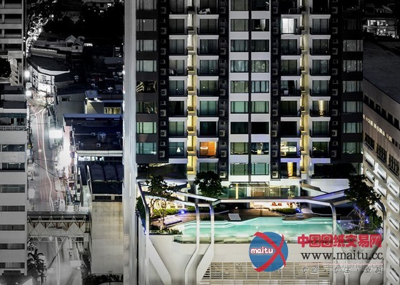 TROP设计的曼谷屋顶泳池