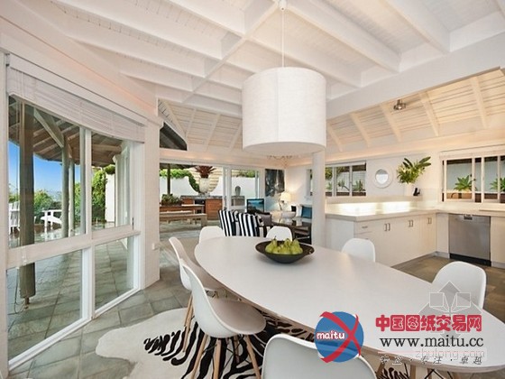 拜伦湾冲浪屋:好莱坞大牌也得排队入住