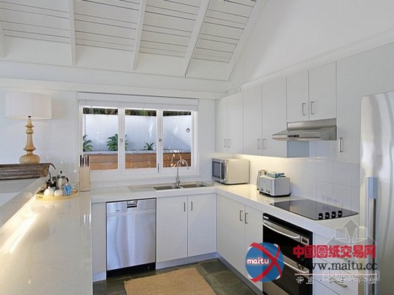 拜伦湾冲浪屋:好莱坞大牌也得排队入住