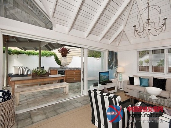 拜伦湾冲浪屋:好莱坞大牌也得排队入住