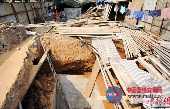 郑州一施工工地塌方 2人获救2人遇难